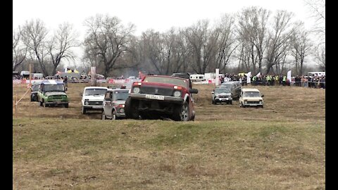 Start of the Festival of off-road vehicles in the "standard" category