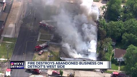 Fire destroys abandoned business on Detroit's west side