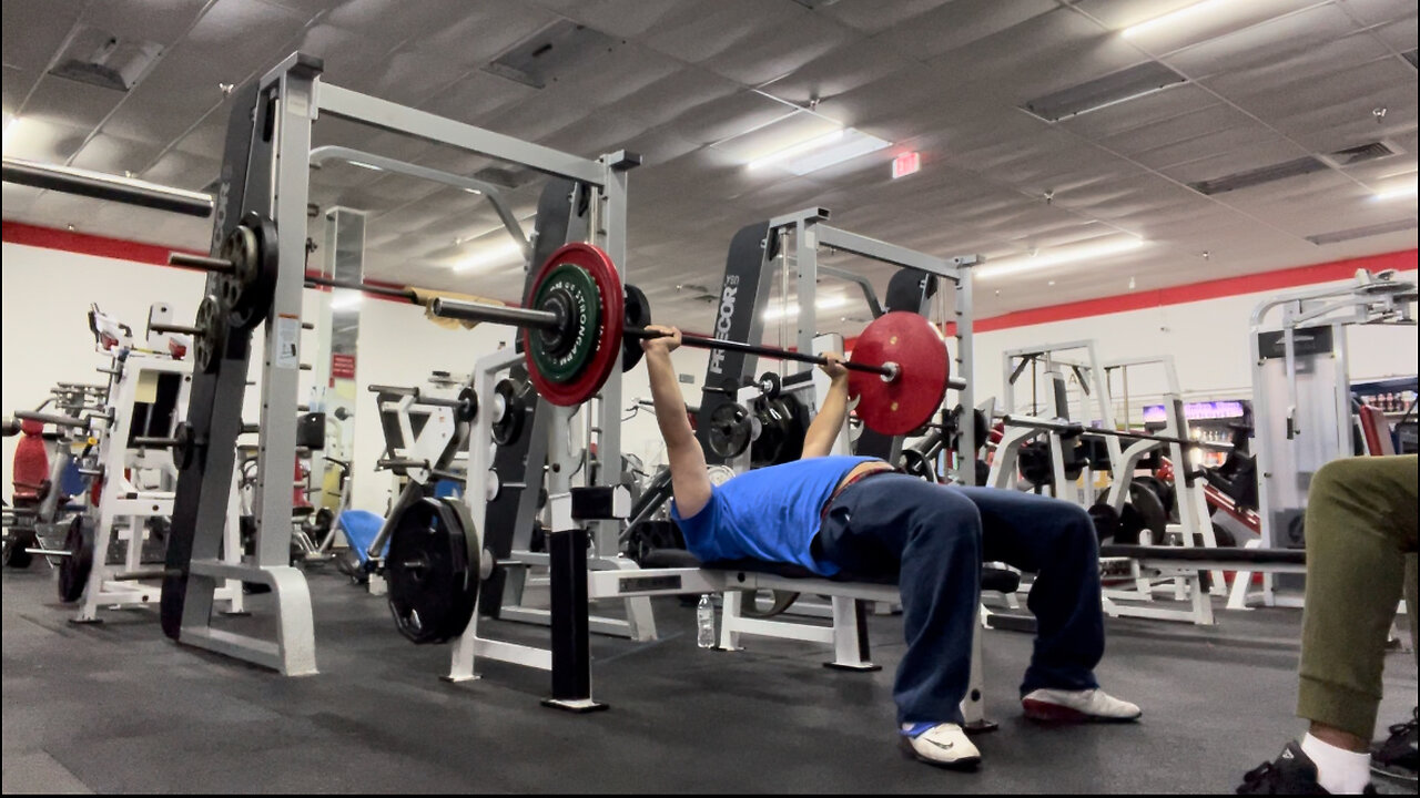 Bench Presses 97.5KG/214LBs for 5 Reps