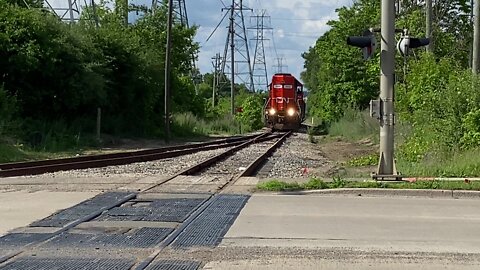 Train CN 5932 Working Former Cass City Sub (Holly Sub) at Walton & Kennett (Pontiac, MI)