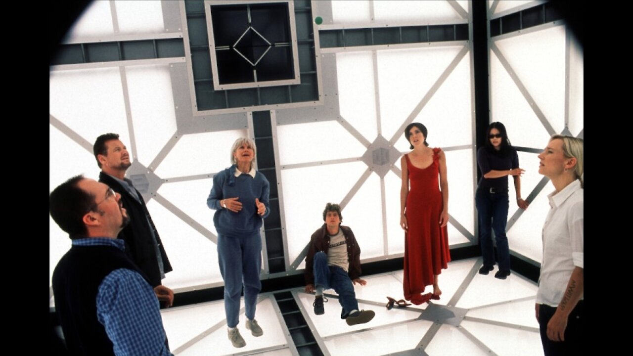 CUBE 2: HYPERCUBE (2002) - ESCENA MUJER DE ROJO