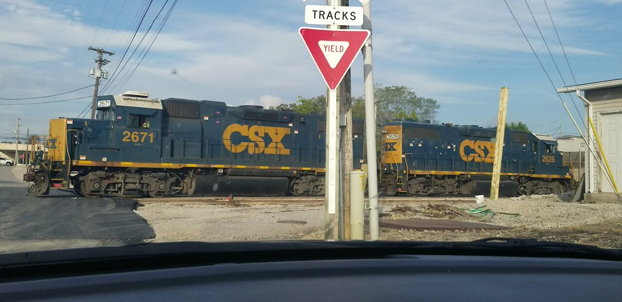 CSX #2671, #2626 In Glasgow KY.