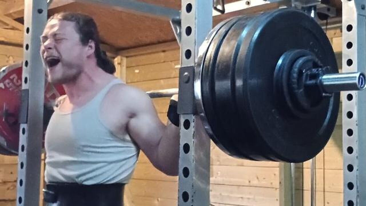 Easy 187.5 Kgs Squat.