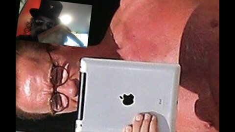 We Give Arnold Schwarzenegger The Middle Finger. 🖕😡