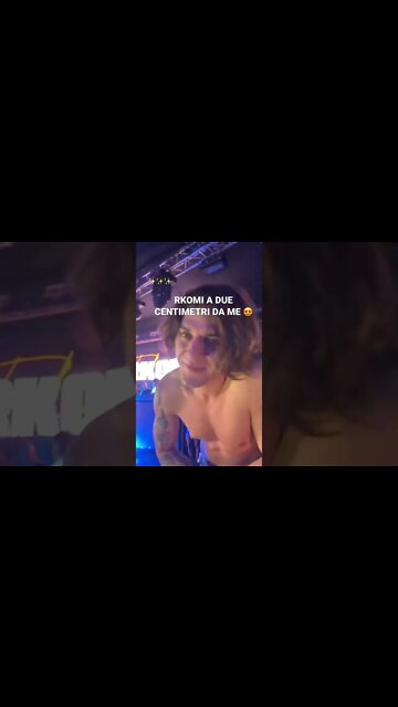 RKOMI A DUE CENTIMETRI DA ME 😍