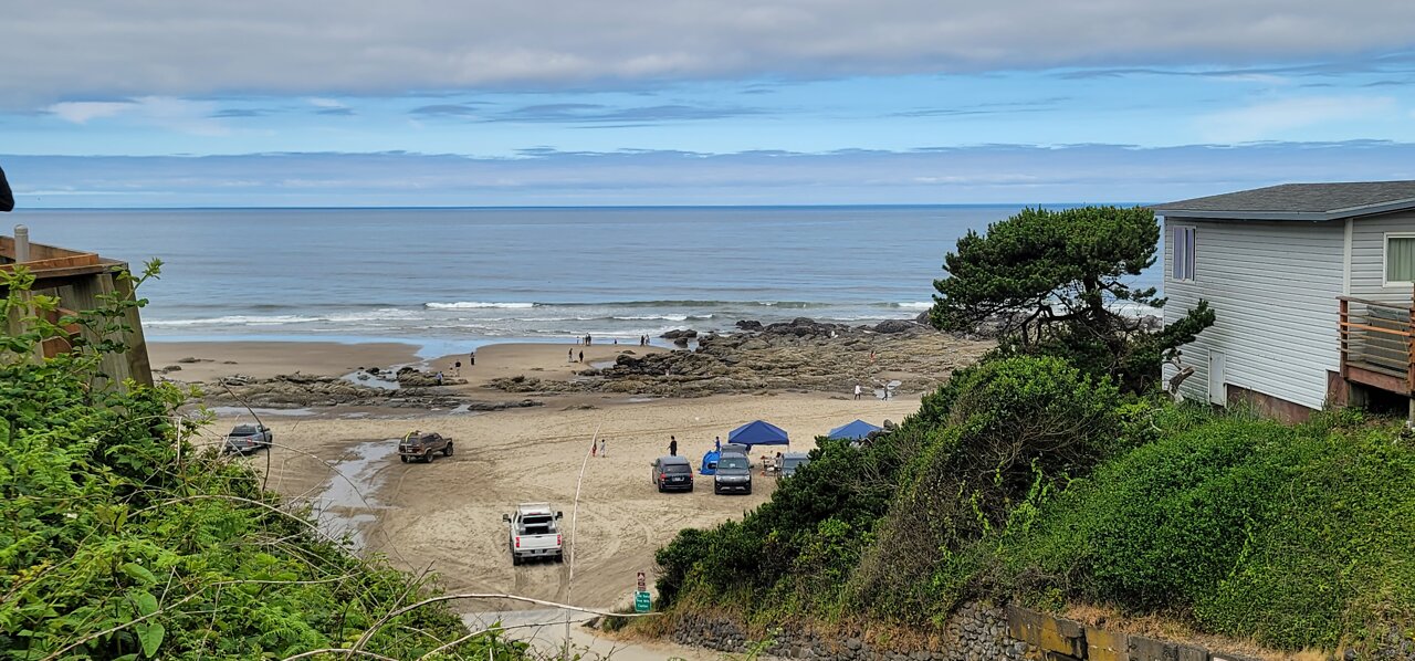Happy Freedom Day 4th of July | Lincoln City, OR (high tide)
