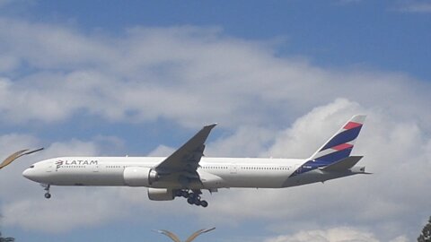 Boeing 777-300ER PT-MUF vindo de Guarulhos para Manaus