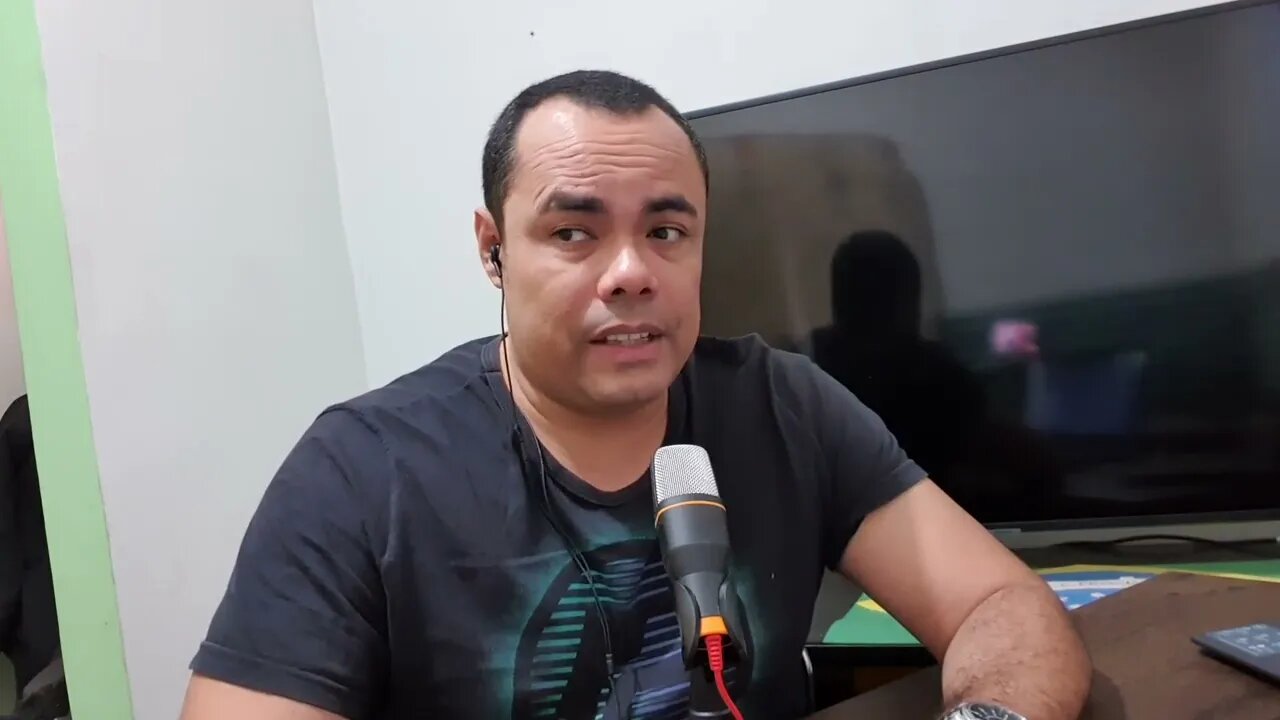 Moraes manda soltar humorista Bismarck Fugazza do canal Hipócritas!