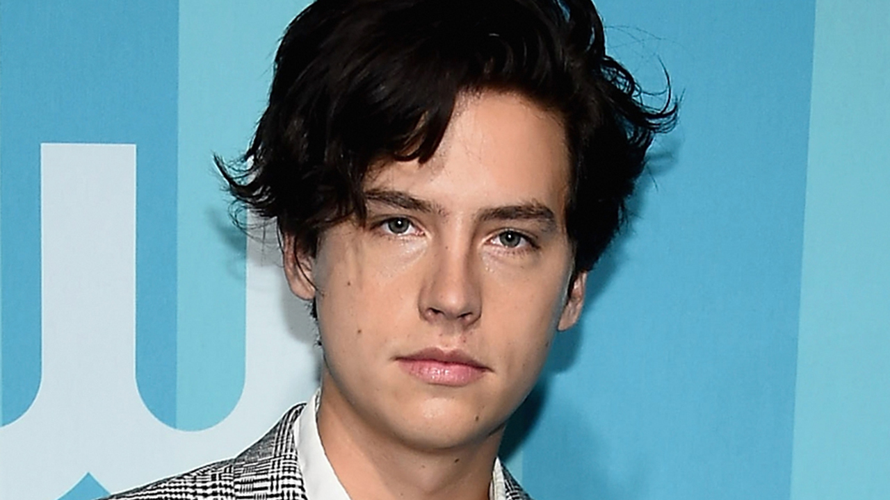 Cole Sprouse SLAMS Teen Choice Hottie Award!