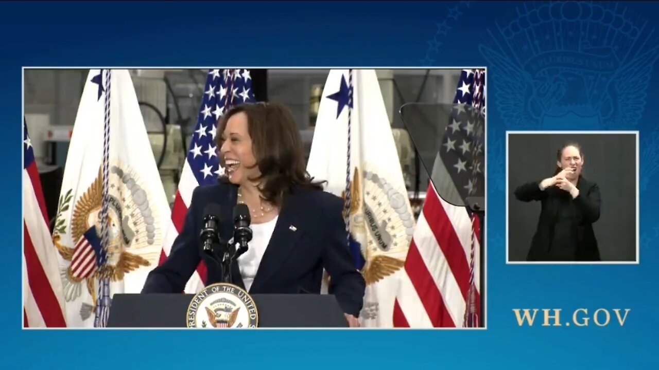 Kamala's Joke Flops As She Says 'Everybody's Laughing'