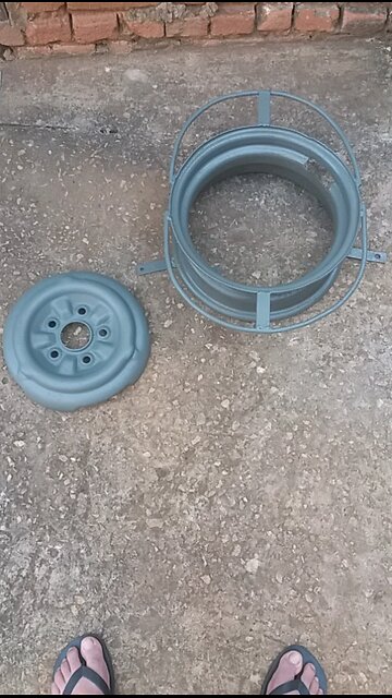 Roda de carro linhá Volkswagen de cinco furos, suporte de enrolar mangueira de Jardim.