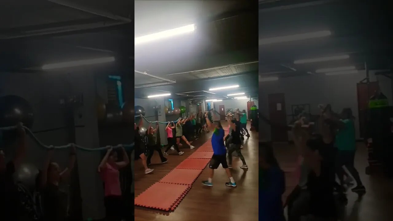 Funcional com corda naval.