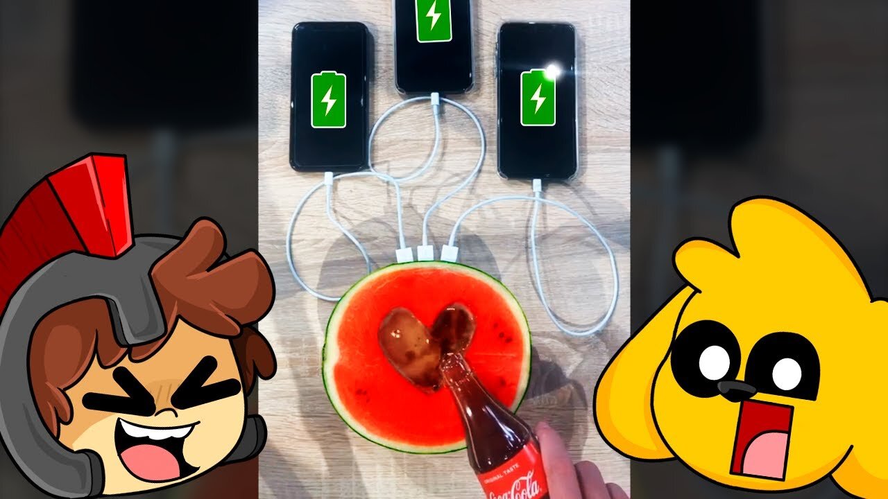 LIFE HACK de la SANDÍA CARGADOR 😱🍉🔌 ¿LO SABÍAS? ⚡ PROBANDO HACKS #Shorts