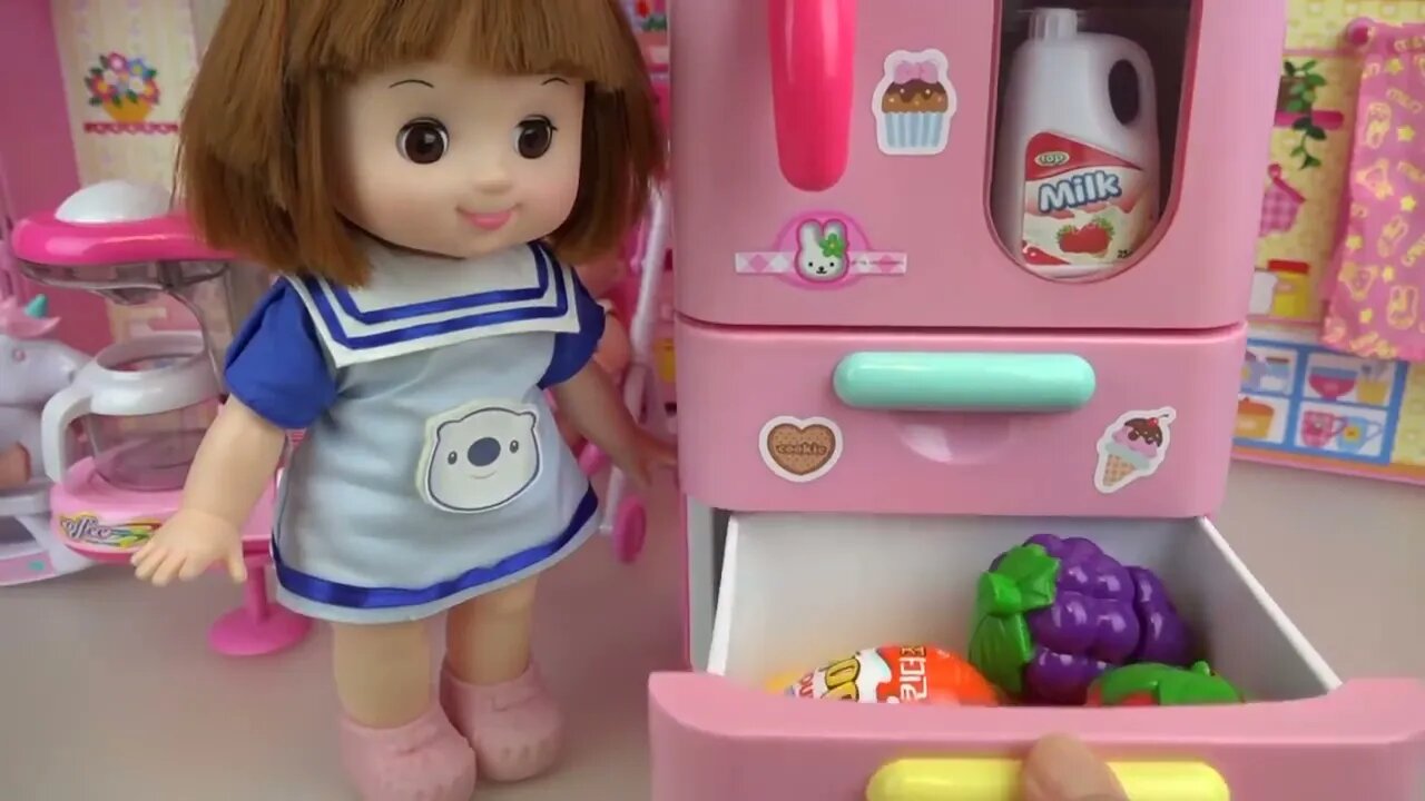 Fruit juice making and baby doll kitchen play house