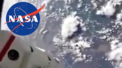 Mysterious UFO behind NASA astronauts at work [Space]