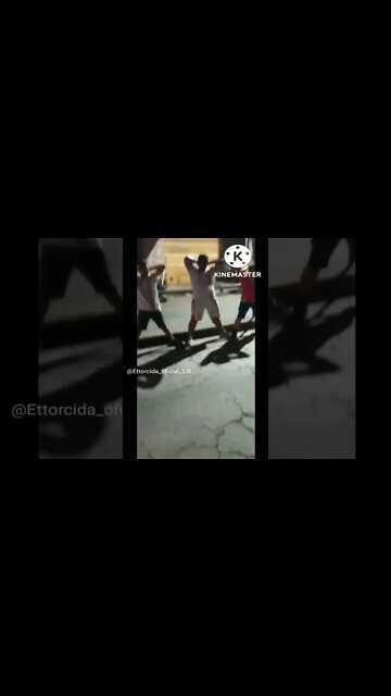 Policiais de Goiás obrigando torcedores do Vila Nova a cantar músicas da torcida do Goiás