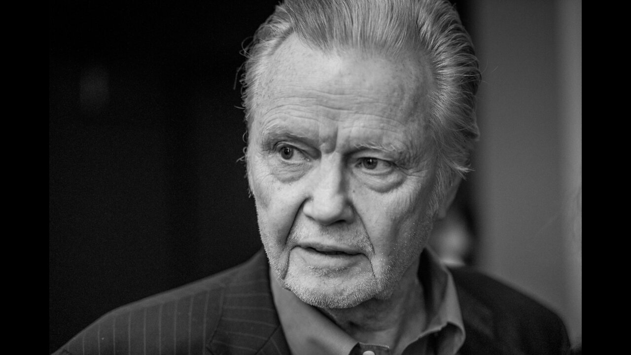 El comunismo se infiltró en Hollywood y lo arruinó, expuso el actor Jon Voight