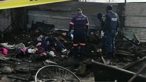 SOUTH AFRICA - Cape Town - Family dies in a devastating fire (Video) (LR9)