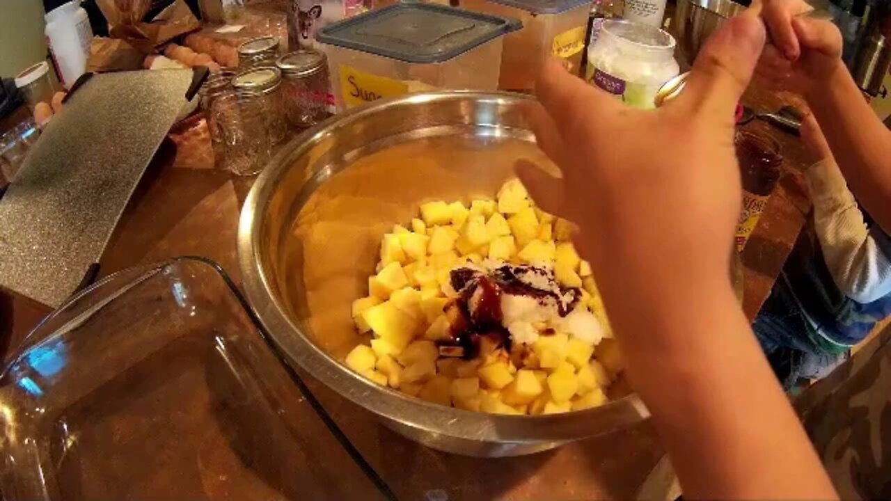 TexasBoys Make homemade applecrisp.....