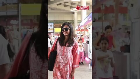 Rashmika Mandanna APOLOGISES to a woman as she comes in her way ❤️ #rashmikamandanna #shorts