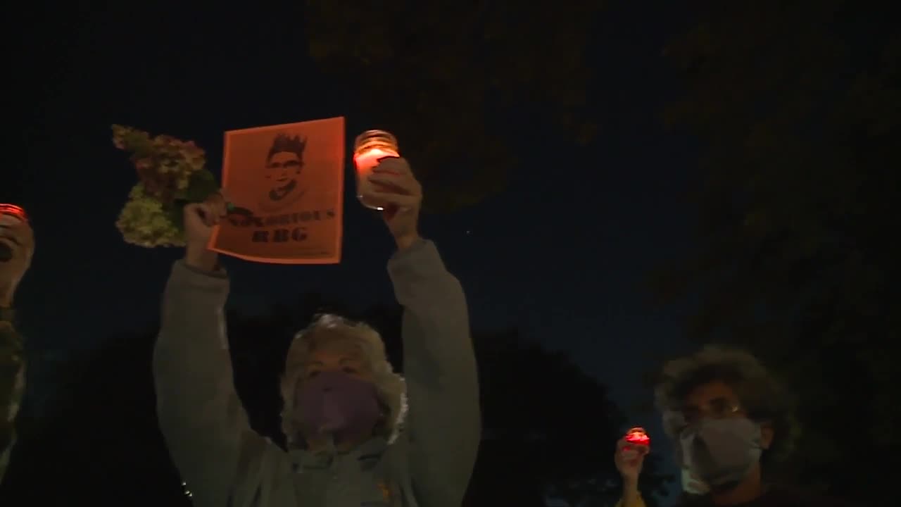 Northeast Ohioans pay tribute to Supreme Court Justice Ruth Bader Ginsburg
