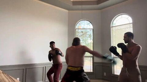 2-on-1 boxing match