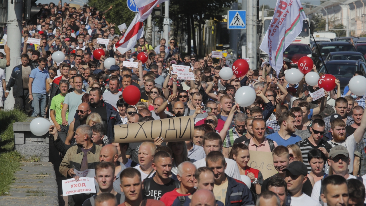 Belarus Protesters Demand President's Resignation