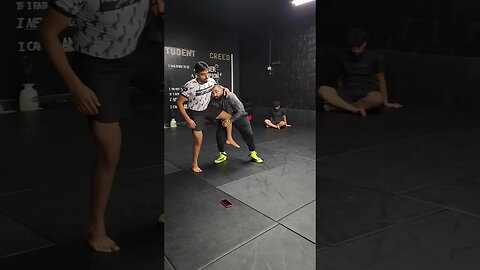 Dominate Your Opponent with the Ultimate Single Leg Takedown Technique