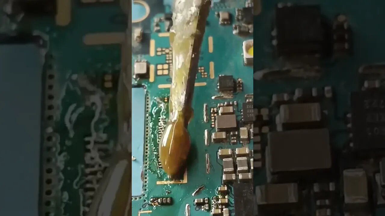 how to remove Samsung J2 LCD clip