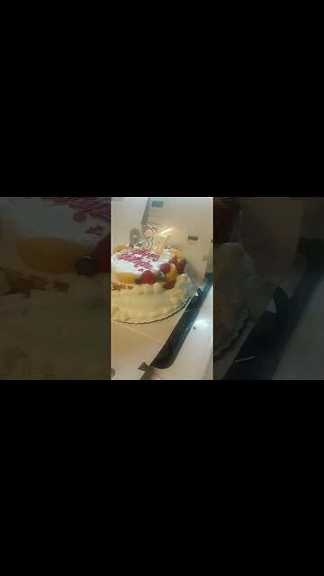 Stupid #Walmart #birthday #cake is #melting