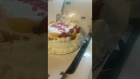 Stupid #Walmart #birthday #cake is #melting