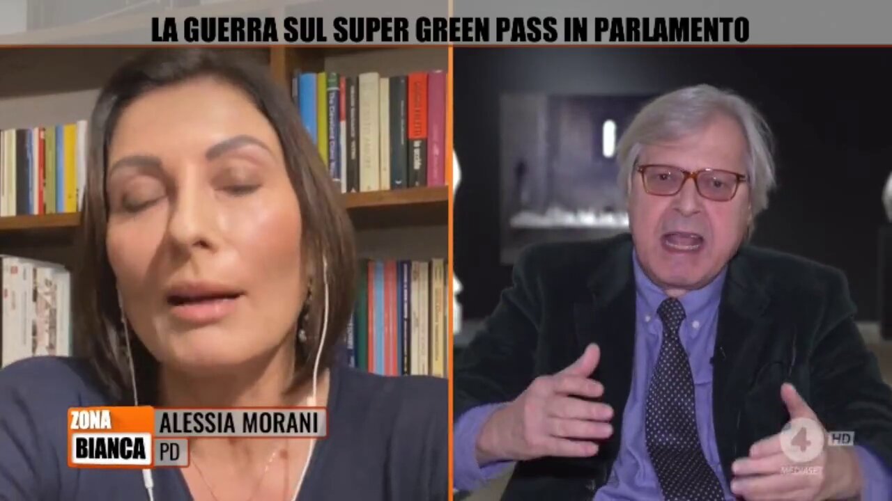 Un monumentale Vittorio Sgarbi sulla tessera verde