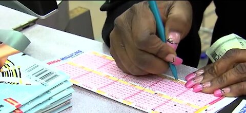 More than $850M still up for grabs from Mega-Millions and Powerball