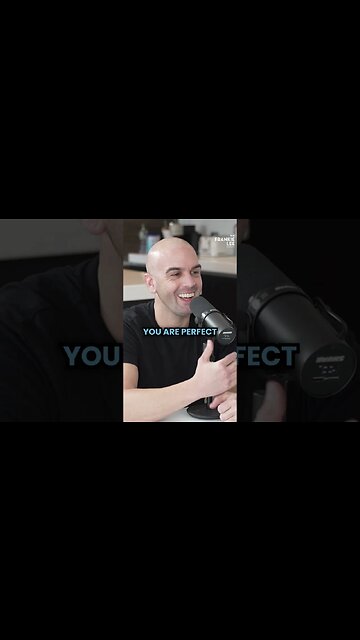 That was a close one😅Great to have you on @waynelineker #waynelineker #celebsgodating #obeach #ibiza