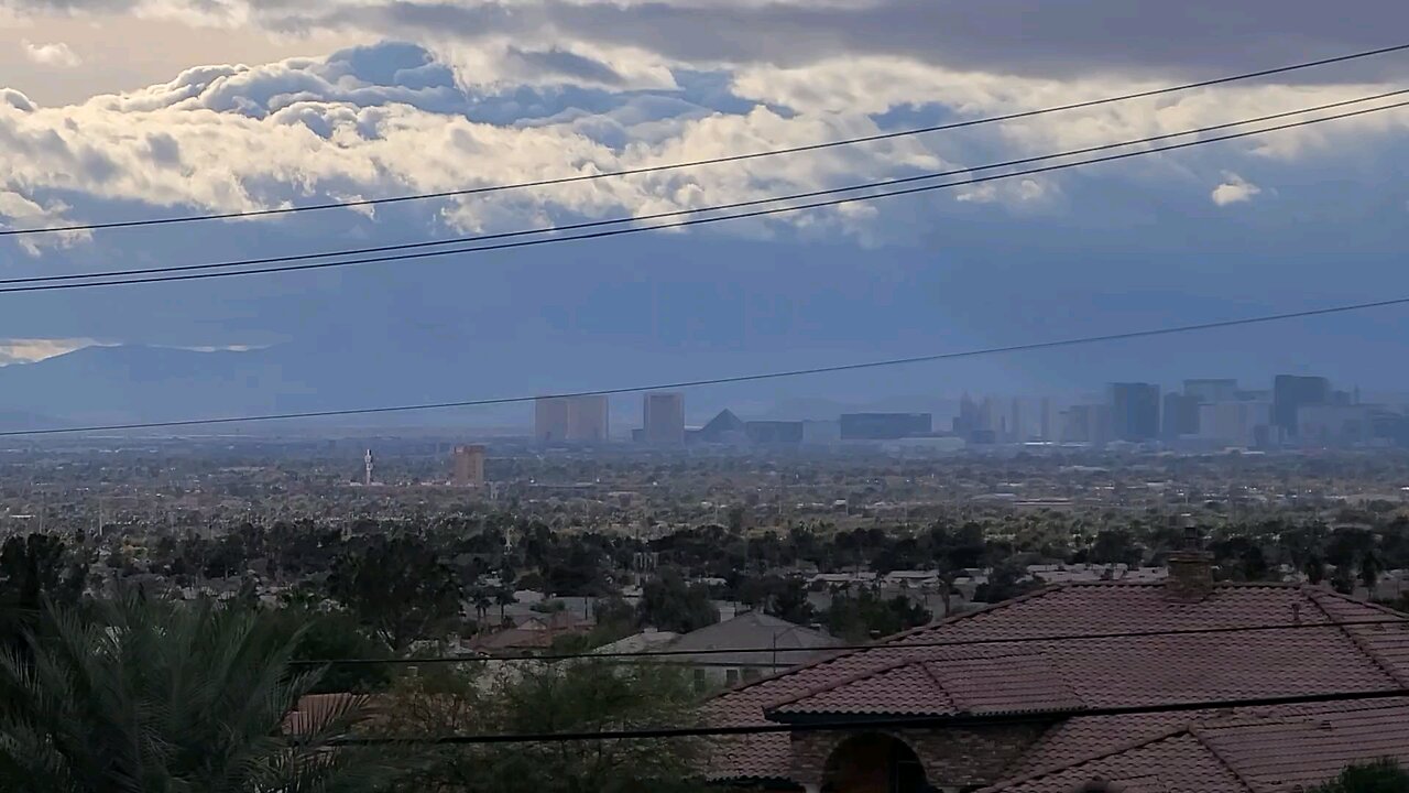 Did you see the soupy Las Vegas skies today? Check this out! 11.26.2024 #lasvegas #weather #follow