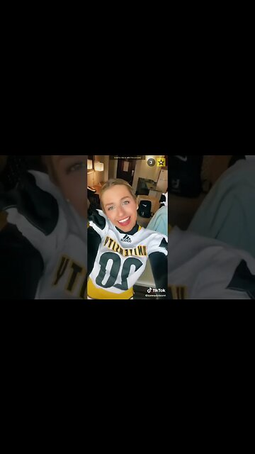 Rate the Girls: Merry Christmas! Best Mrs Santa Claus TikTok Cosplay #4 🤶🎄❄ #shorts