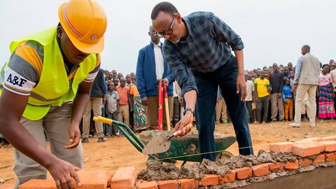 President Kagame Cleans Kigali Rwanda With Citizens