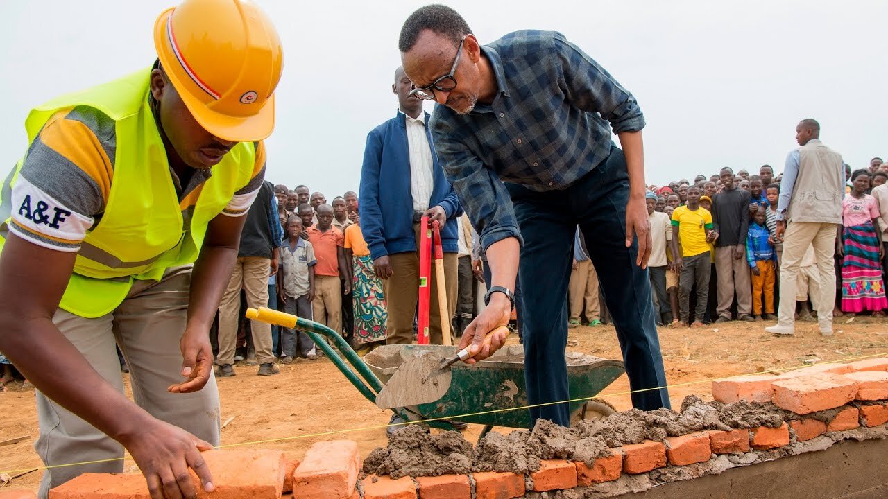 President Kagame Cleans Kigali Rwanda With Citizens