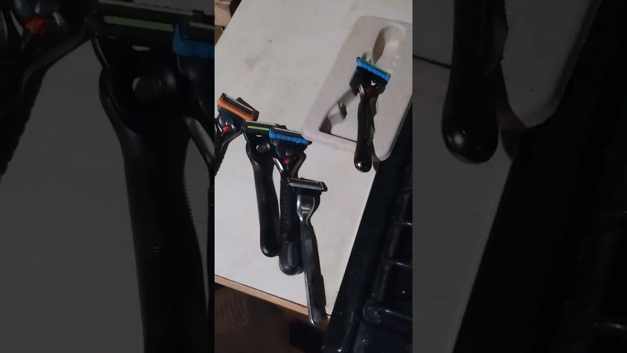 GELETTE RAZORS? $30 FOR 1 BITTOM. 1 TOP? RIP OFF?