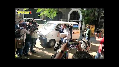 Bharti Singh and Husband Haarsh Limbachiyaa at the NCB office for questioning | SpotboyE