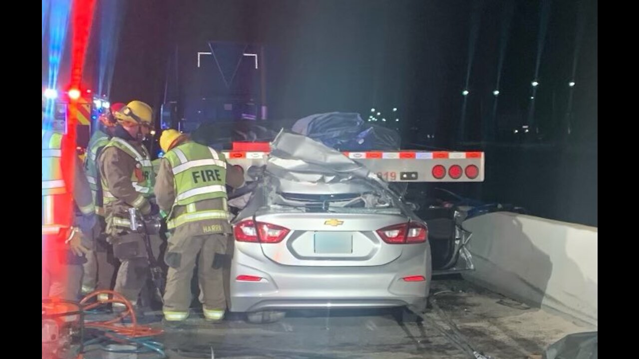 NHP: 1 dead in crash with semi-truck on US 95 in Henderson