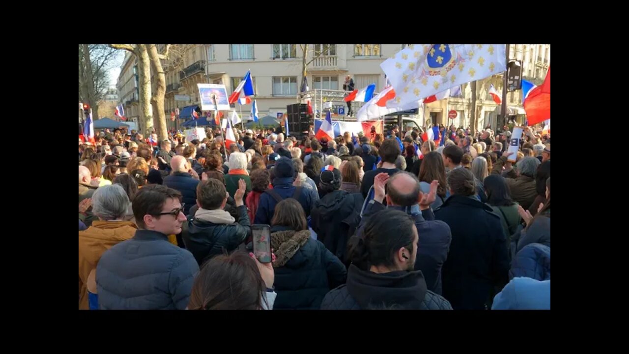 Manifestation contre le pass vaccinal place de Barcelone à Paris le 19/03/2022 - Vidéo 13