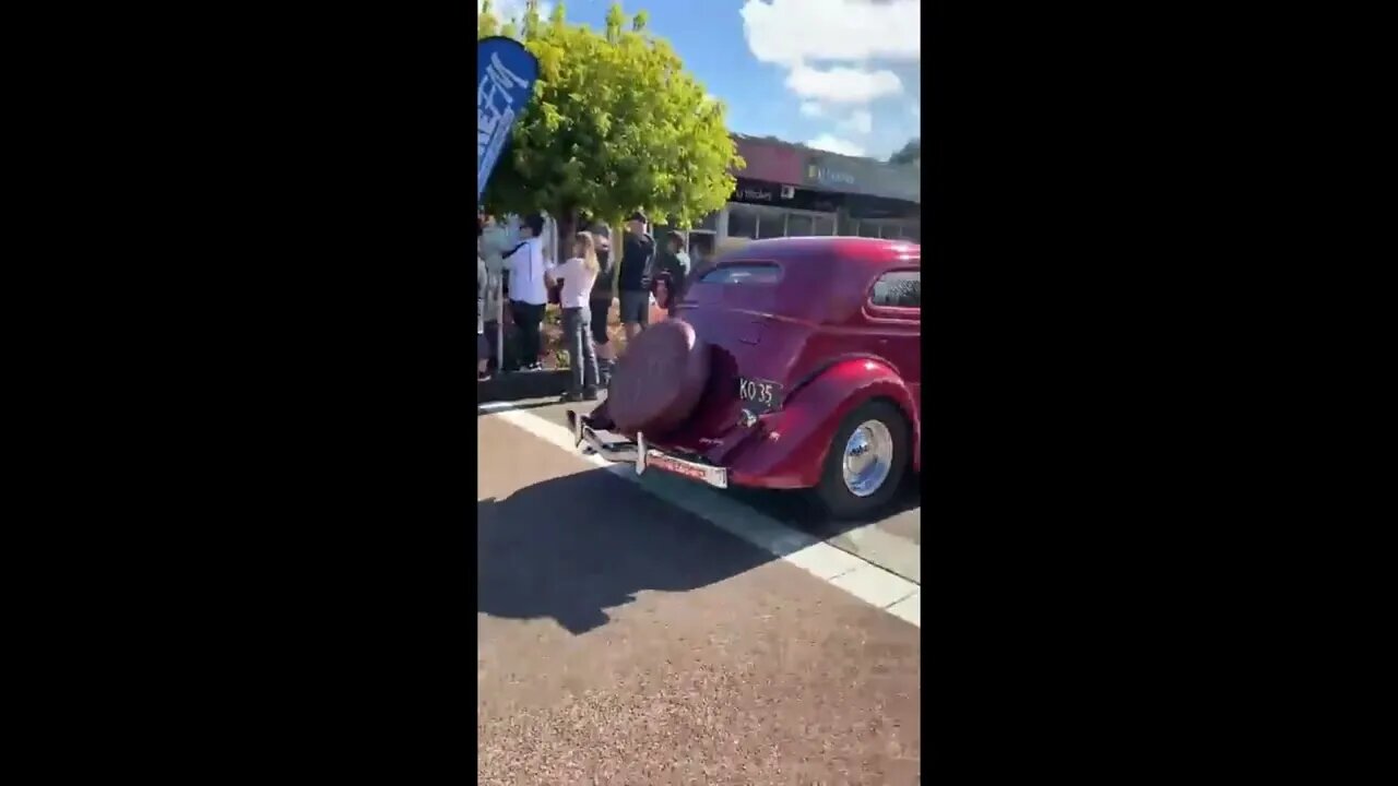 WAIHI BEACH HOP CARS