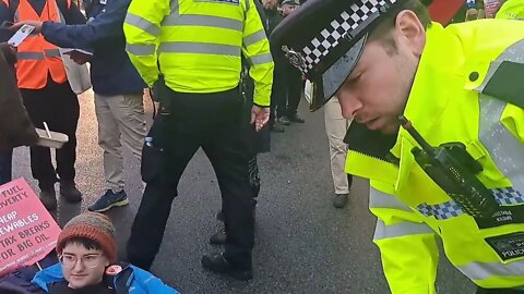 Move on to the road or you will be arrested #london