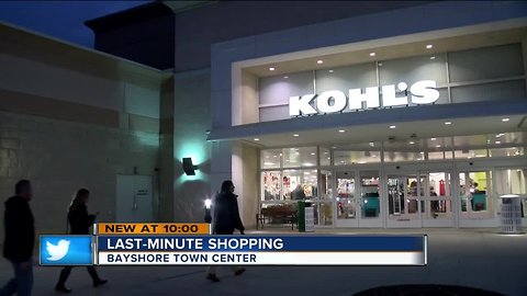 Local shoppers stock up on last-minute Christmas gifts