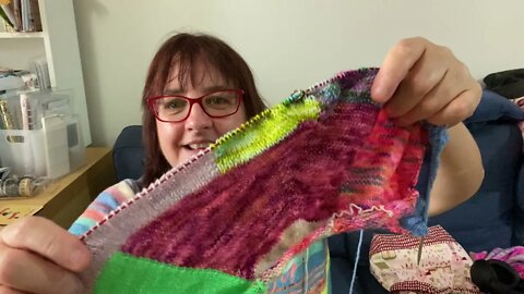 Vlogmas 2021 with Woolswap - Day 16 - Some patchwork knitting and the advent progress