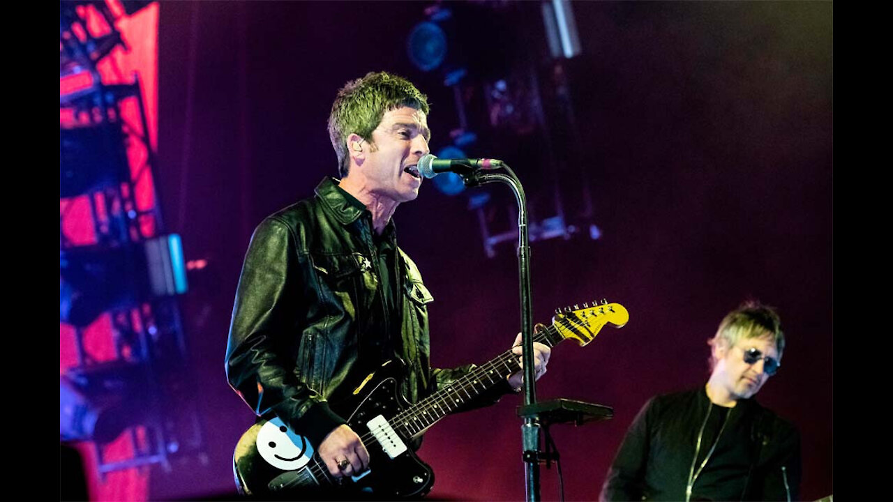 Noel Gallagher's doesn't know if his mother is mad for his music