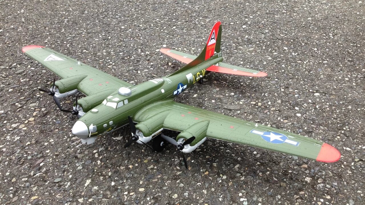 E-Flite UMX B-17 Flying Fortress WWII Bomber with AS3X Technology Unboxing, Maiden, and Review