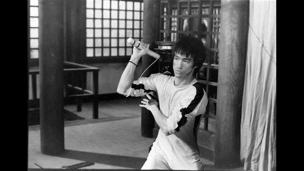 Cross kick Studio Films Bruce Lee Game of Death