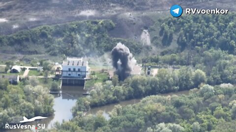 Russian Aerospace Forces destroy the barracks of Ukrainian militants with unguided bombs